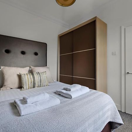 The West Kensington Apartments Лондон Екстер'єр фото