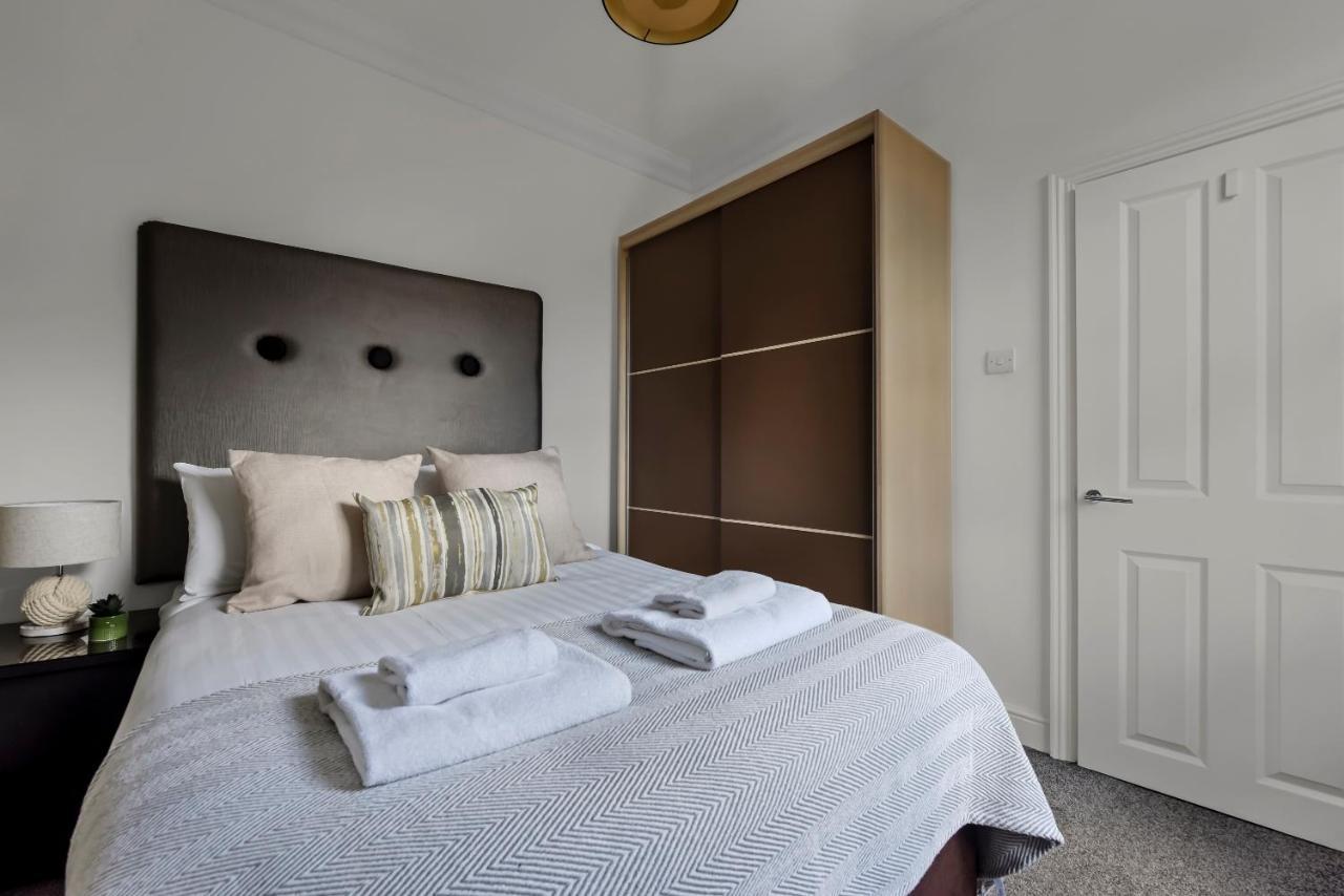 The West Kensington Apartments Лондон Екстер'єр фото
